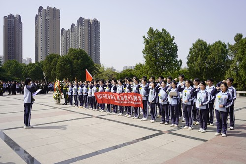 重温入团誓词