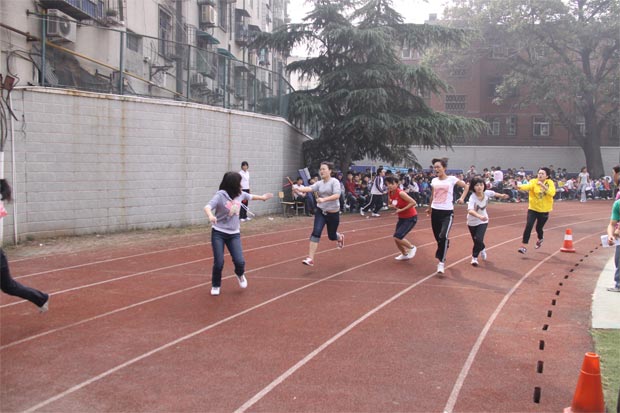 2011郑州五中运动会长短跑及接力赛