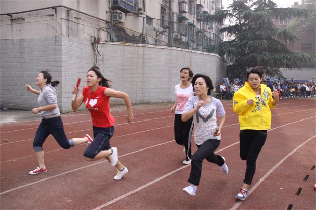 2011郑州五中运动会长短跑及接力赛